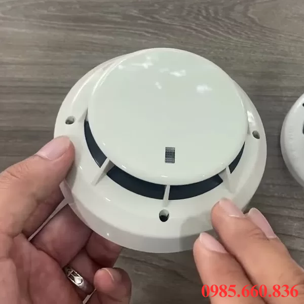 Chu&ocirc;ng b&aacute;o kh&oacute;i Hochiki