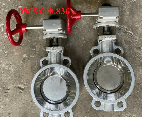 Van bướm thép carbon WCB điều khiển tay quay