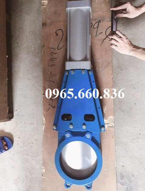 van dao điều khiển khí nén gang