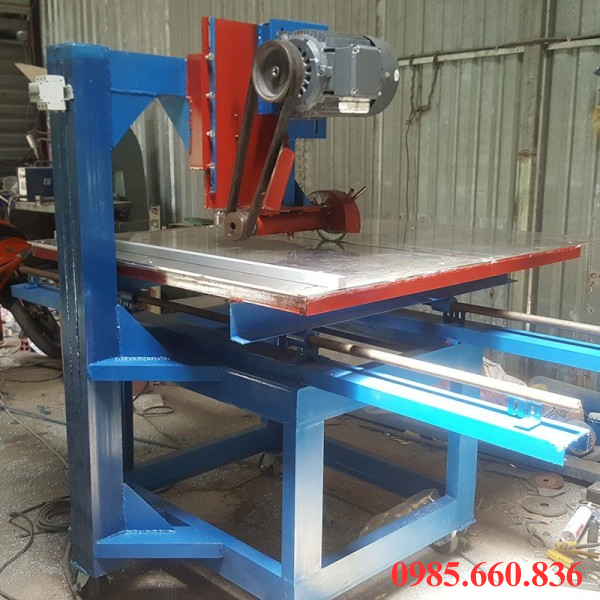 Ứng dụng m&aacute;y cắt gạch b&agrave;n đẩy