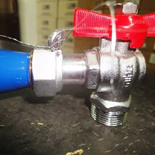 Hướng dẫn cách khóa van đồng hồ nước
